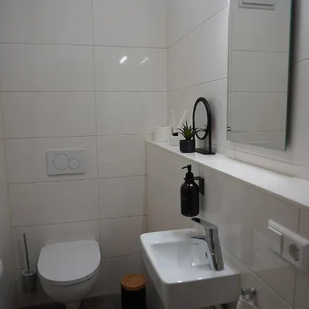 Design-apartment I Direkt Im Zentrum Von I Boxspring I Terrasse Mit Garten & Direktem Parkplatz I Boxspring I Nespresso